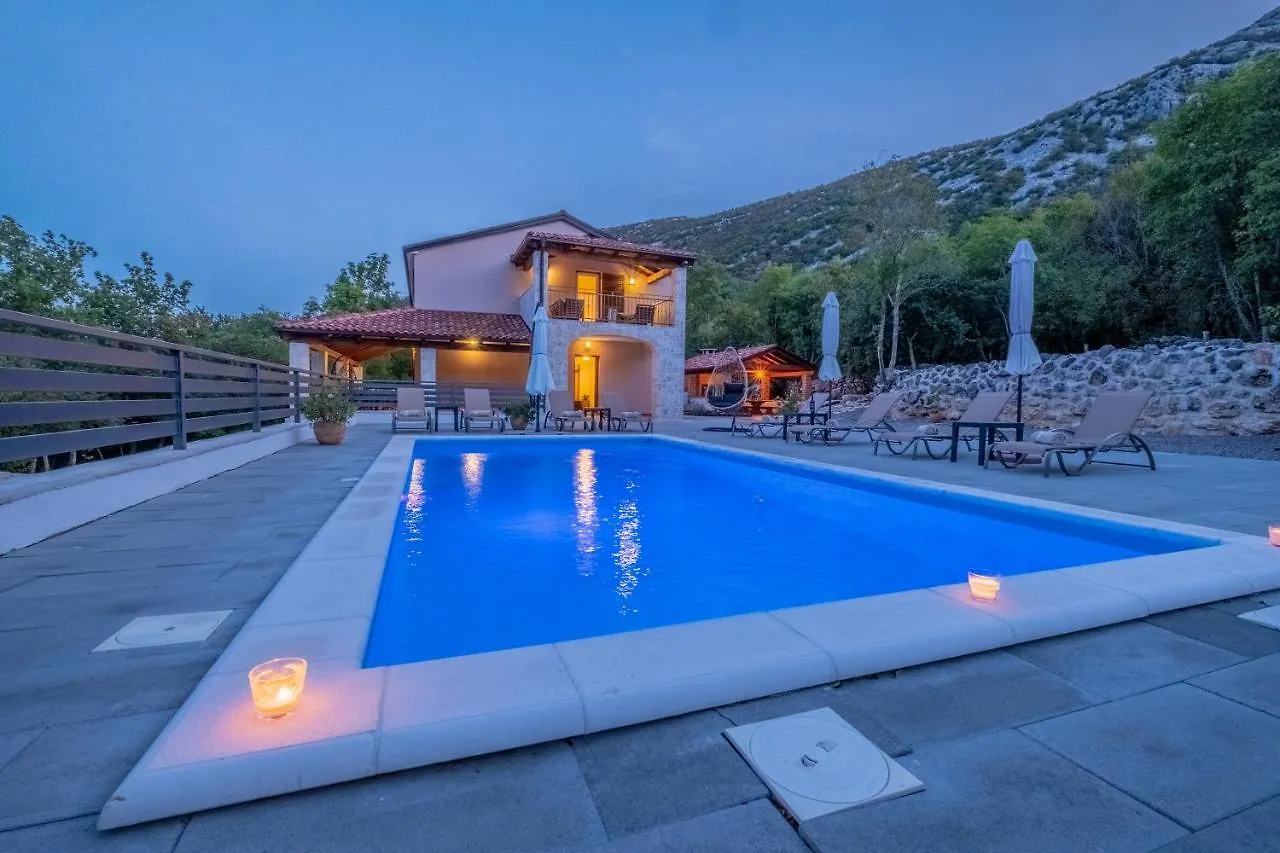 Amazing 4 Bedroom Villa With Swimming Pool And Wifi, Family Frendly Tribalj  0*, Tribalj (Primorsko-Goranska) كرواتيا