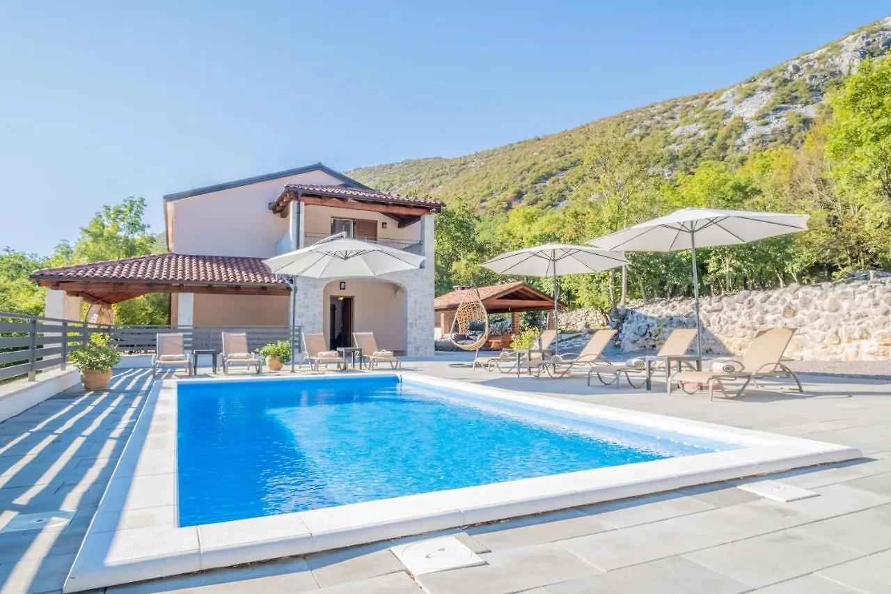 Amazing 4 Bedroom Villa With Swimming Pool And Wifi, Family Frendly Tribalj  Hırvatistan