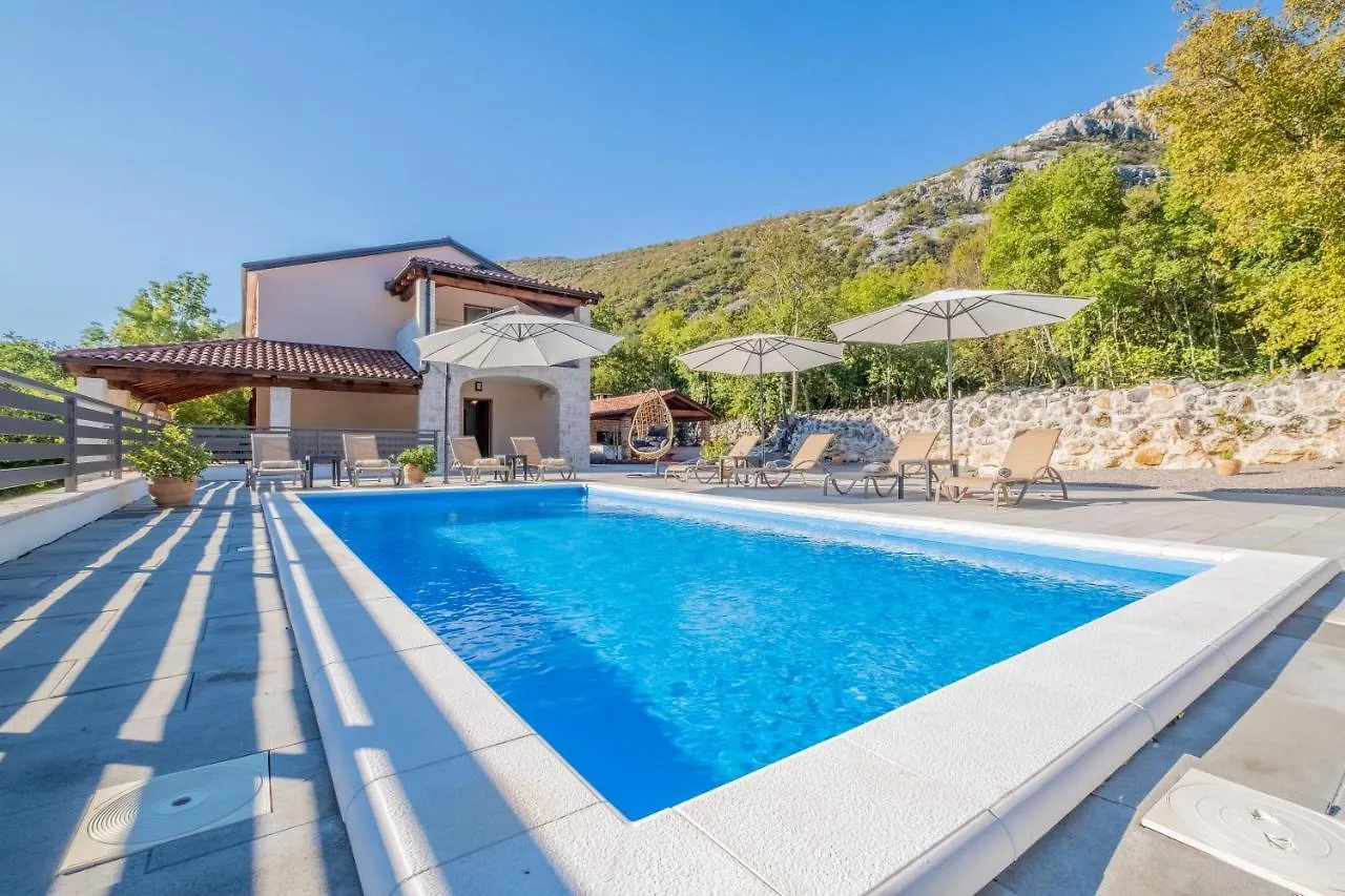 Amazing 4 Bedroom Villa With Swimming Pool And Wifi, Family Frendly Tribalj  كرواتيا