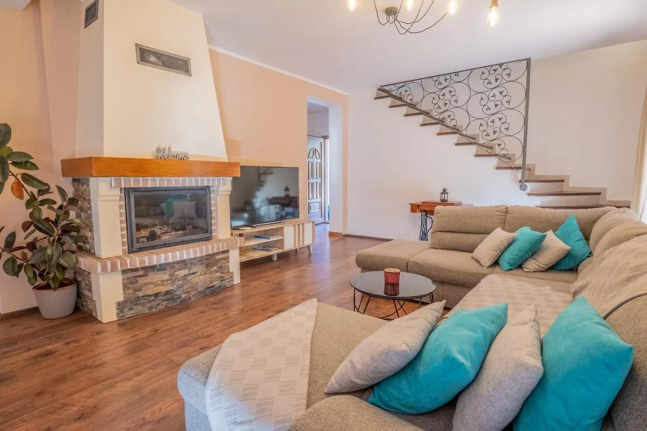 Amazing 4 Bedroom Villa With Swimming Pool And Wifi, Family Frendly Tribalj  Hırvatistan
