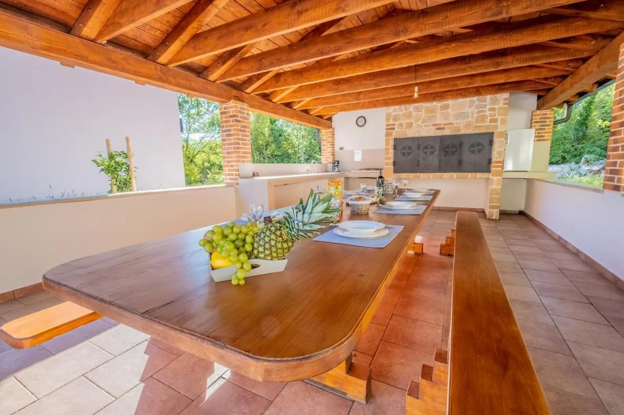 Amazing 4 Bedroom Villa With Swimming Pool And Wifi, Family Frendly Tribalj   Tribalj (Primorsko-Goranska)