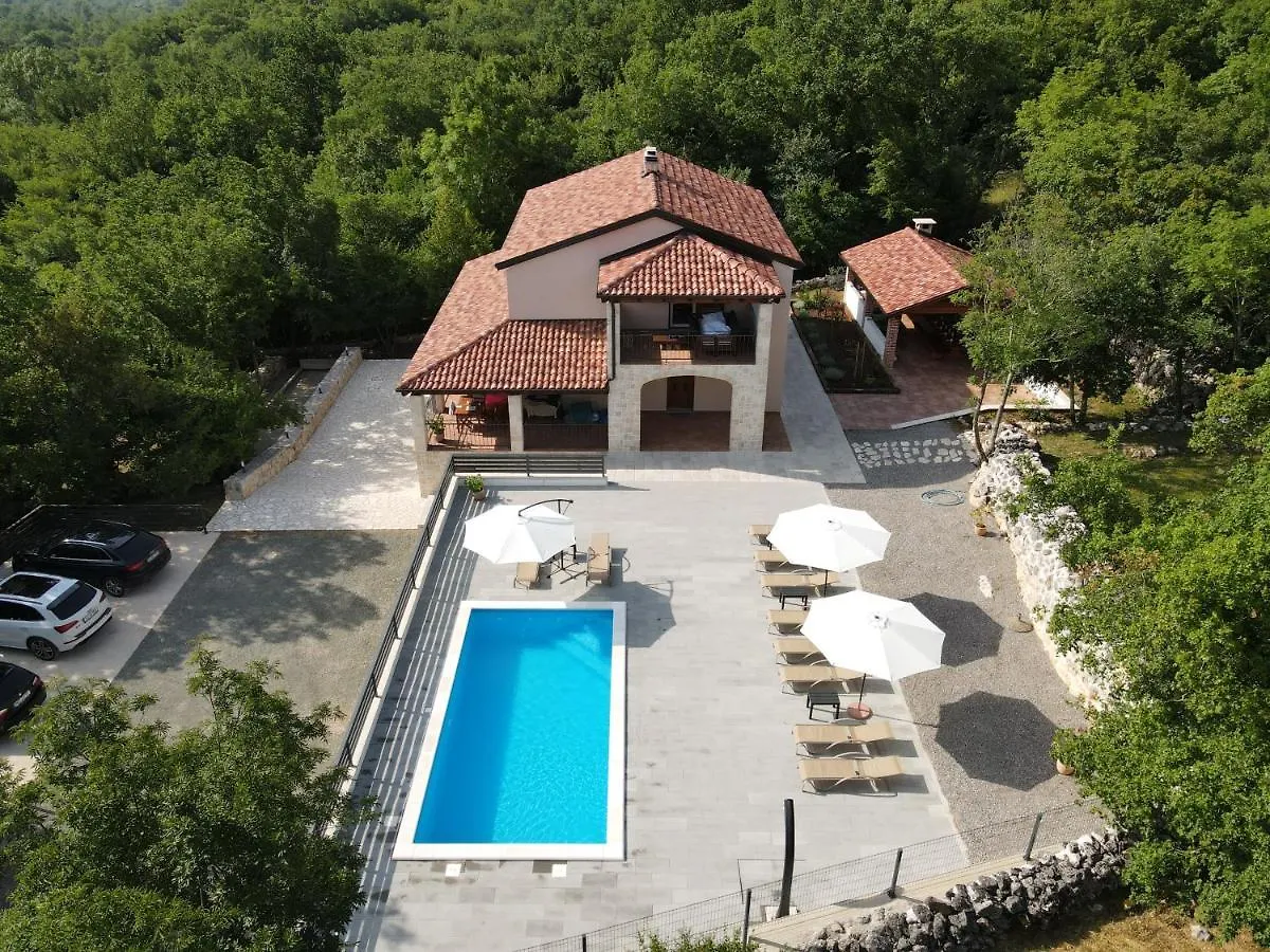 Amazing 4 Bedroom Villa With Swimming Pool And Wifi, Family Frendly Tribalj